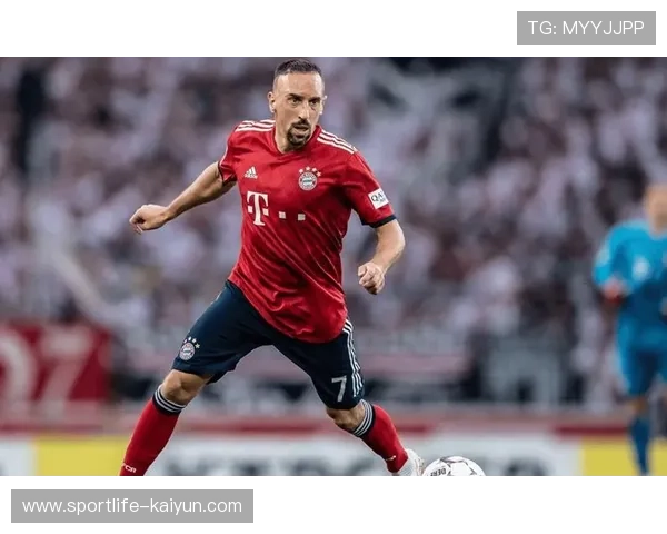 足球球星穿着两双袜子的背后故事与心路历程揭秘