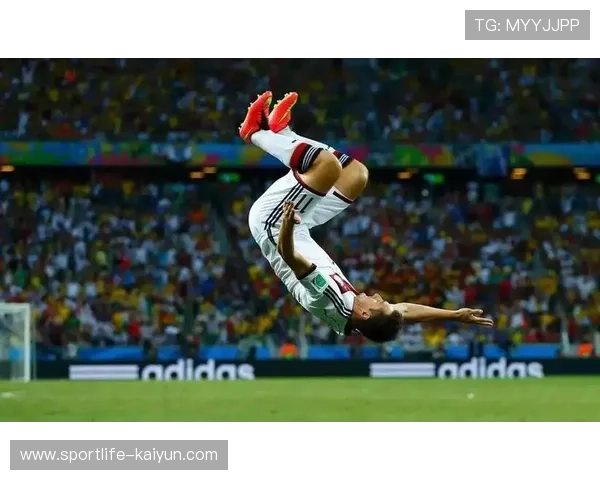 足球球星标志性动作瞬间回顾与解读各大经典卡点技艺